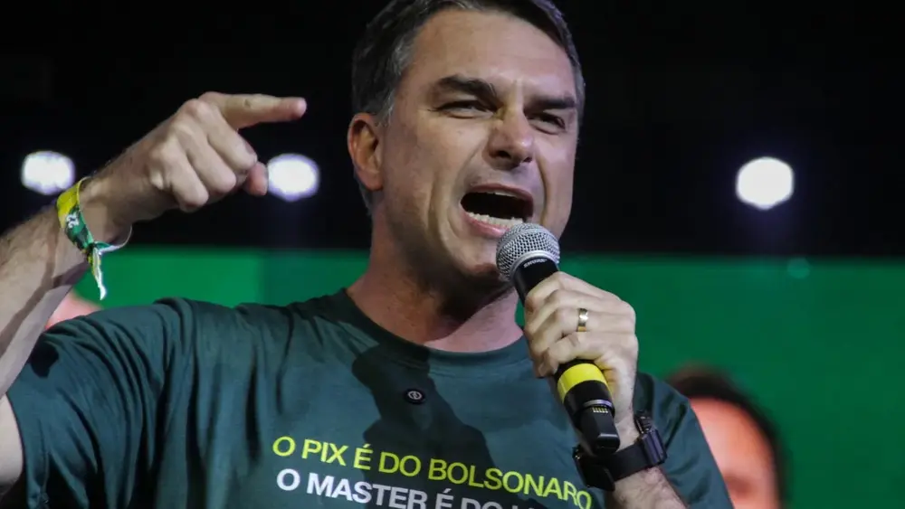 Flávio Bolsonaro espera aliança nacional com União-PP