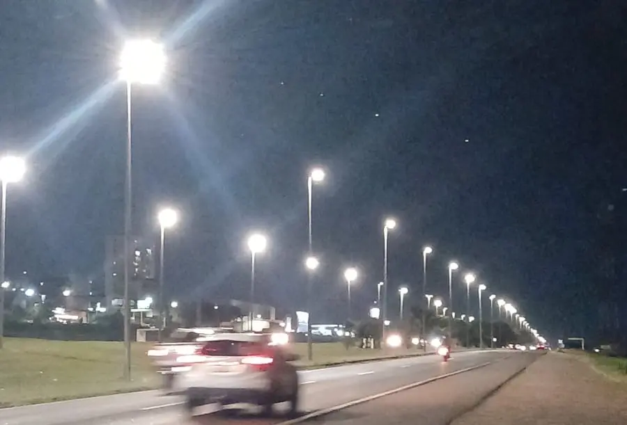 Força-tarefa do GDF leva iluminação pública a Samambaia