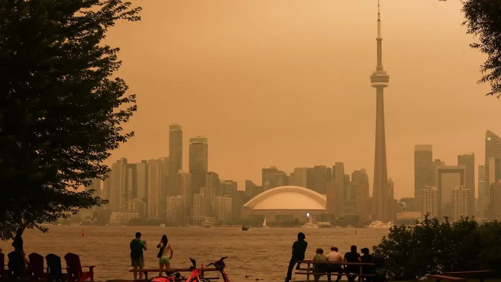 Fumaça de incêndios no Canadá cobre EUA e ameaça saúde